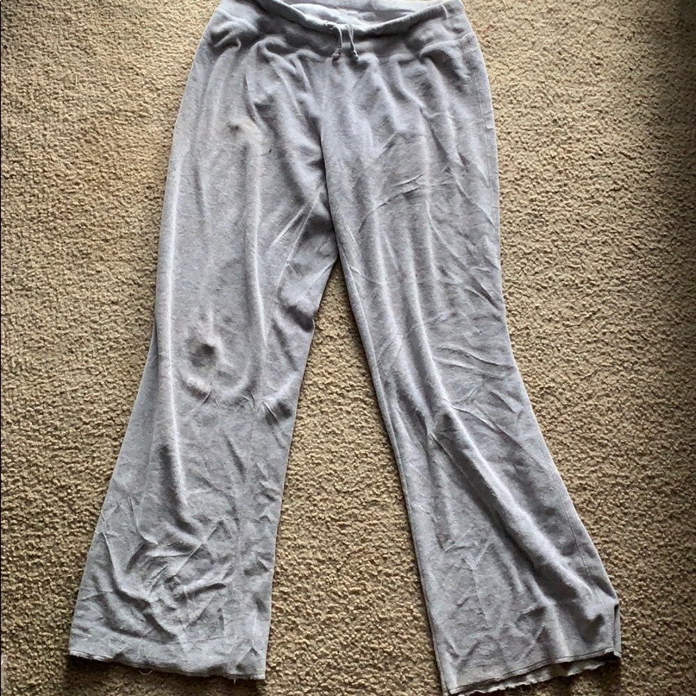 Grey stweats